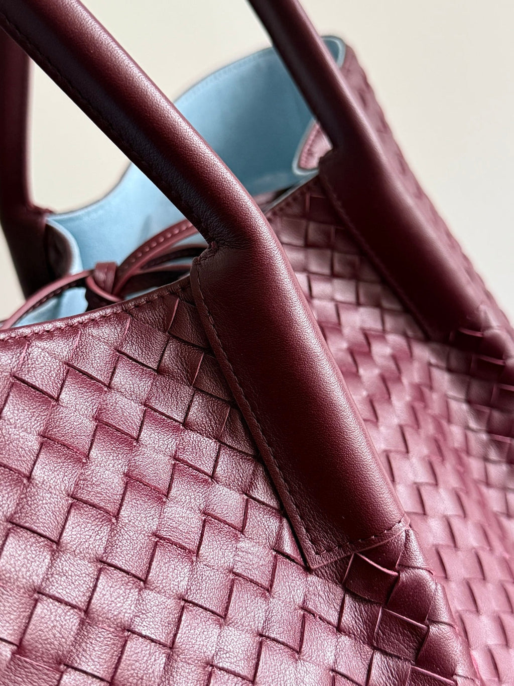 PINACOTECA REVERSIBLE TOTE BAG 43 IN MADDER BROWN LAMBSKIN AND LIGHT BLUE SUEDE