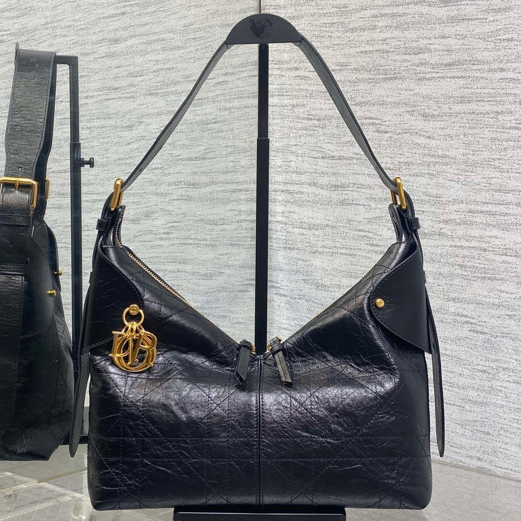 DIOR 25S MEDIUM VOYAGE BAG 28 IN BLACK FLAT MACROCANNAGE GRAINED GLOSSY CALFSKIN