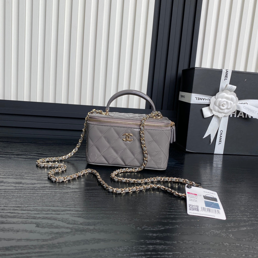 CHANEL 25S VANITY CASE 17 IN CHARCOAL GRAY PATENT CALFSKIN GOLD HARDWARE