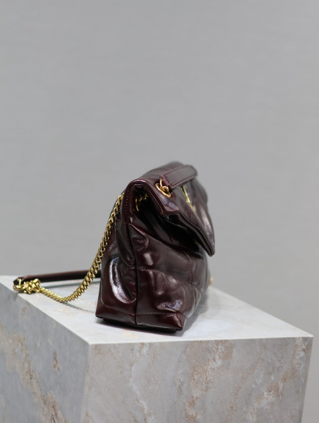 YSL 25S LOULOU PUFFER MEDIUM 29 IN DARK BURGUNDY CALFSKIN