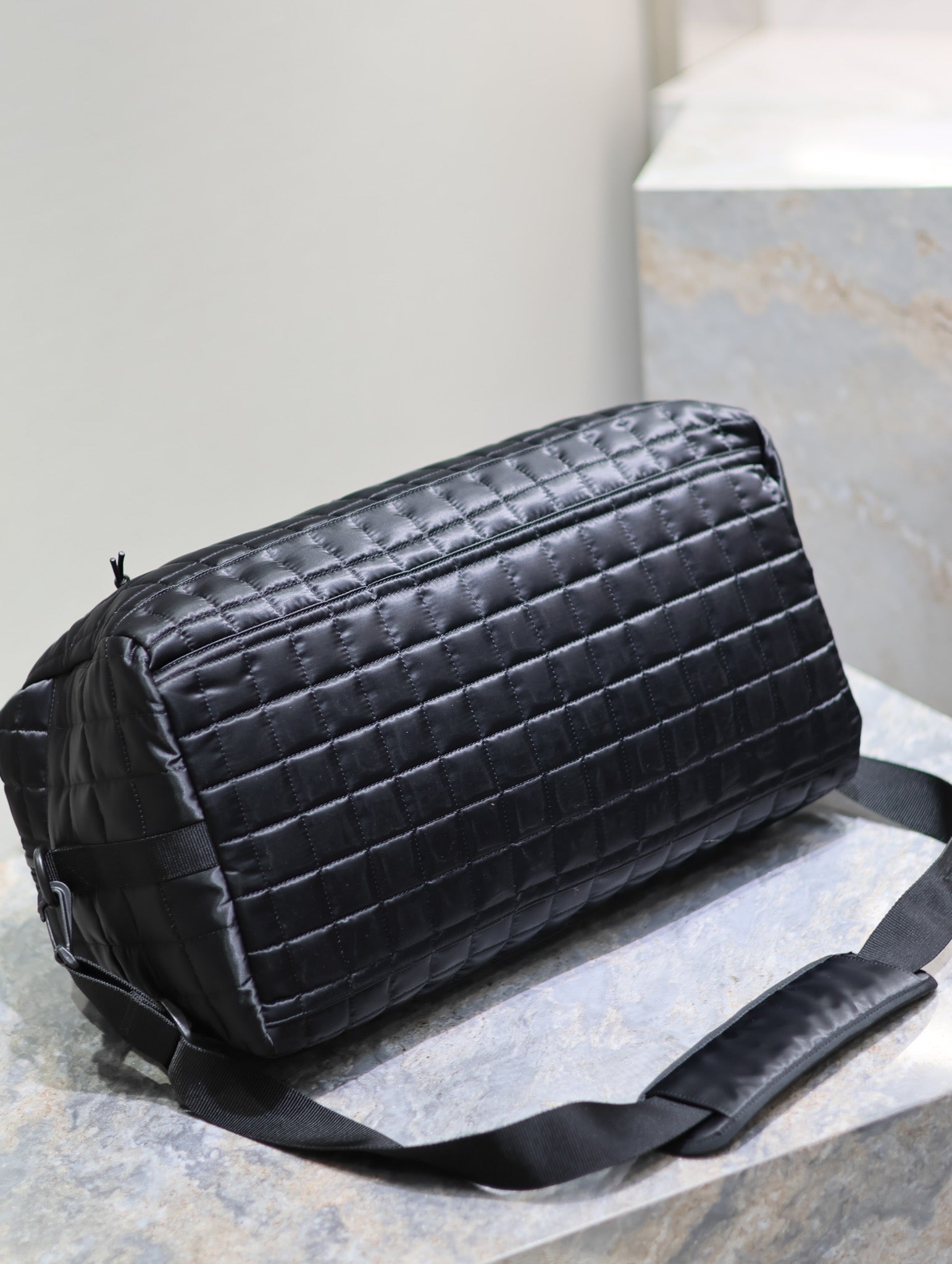 TRAVEL TOTE BAG 50 IN BLACK PLAID NYLON