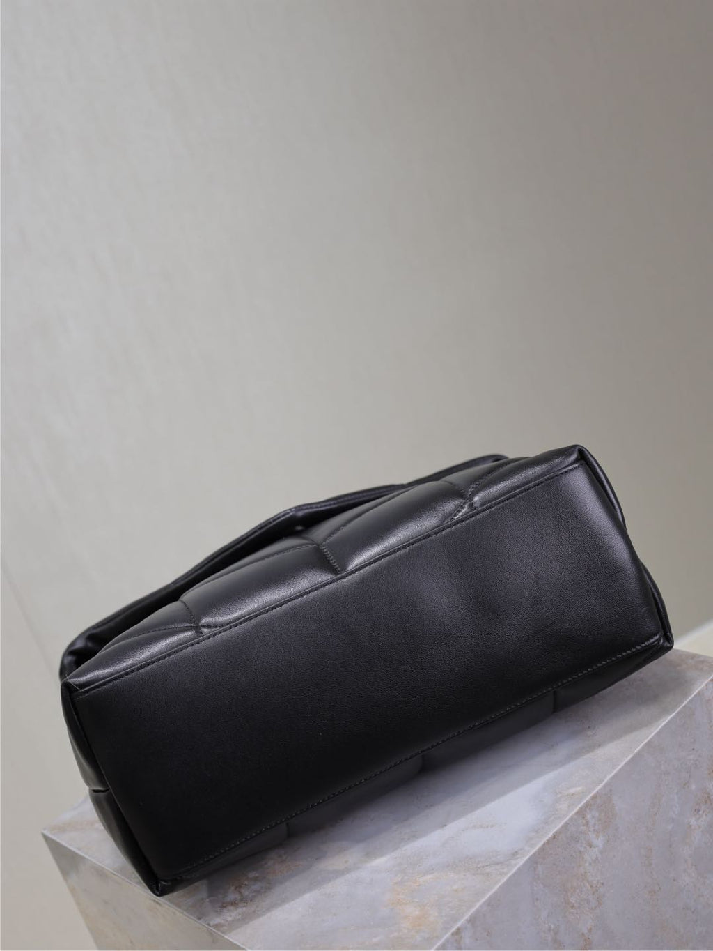 YSL 25S LOULOU PUFFER GM 35 IN BLACK CALFSKIN BLACK HARDWARE